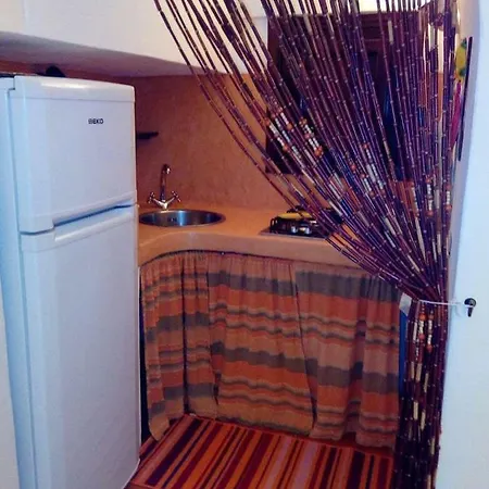 Dammusi La Favarotta Tatil Evi *